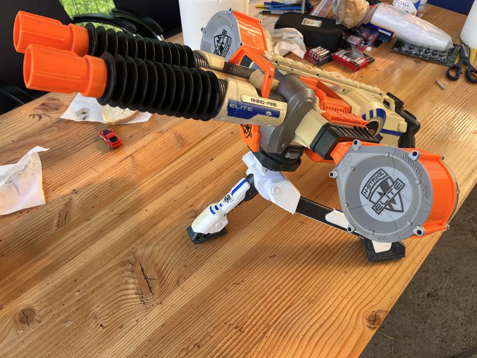 Vand colectie blastere nerf electrice + accesorii