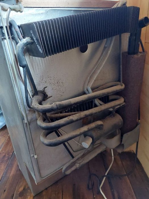 Хладилник за каравана - газов ( 12V - 220V)