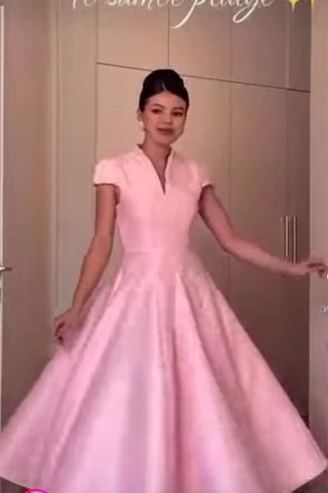 Продам новое платье, размер std. С этикеткой