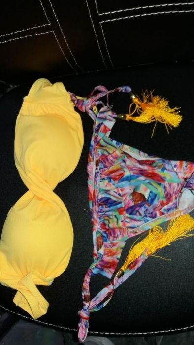 Costum de baie cu push up si slip brazilian cu ciucuri
