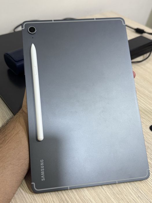 Samsung Tab S10 FE + keyboard, to’liq set, ideal holatda