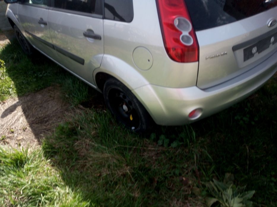 Продавам Форд фиеста 1.4 дизел на части