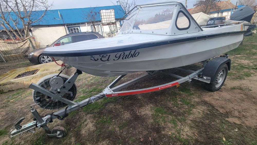 Barcă Delfin 3,80m cu motor Yamaha 25 cp 2t