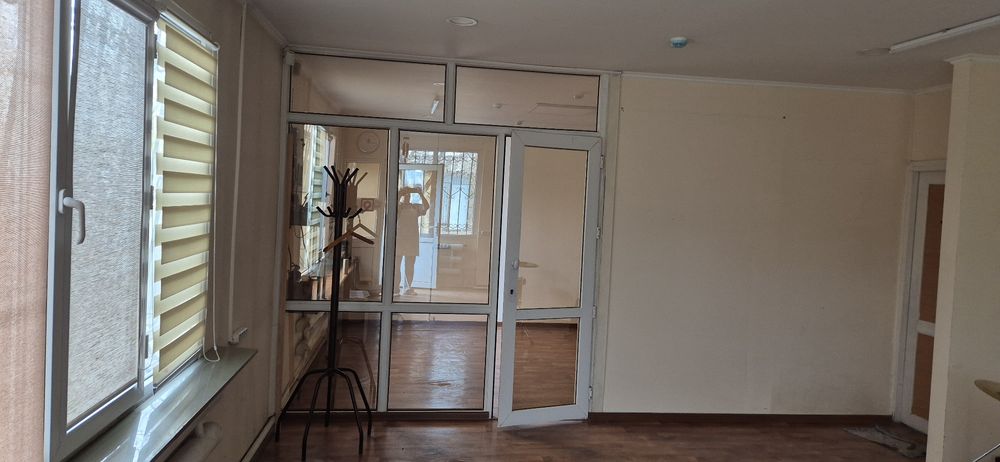 ЗДАНИЕ  250 кв, с территорией 7 соток,