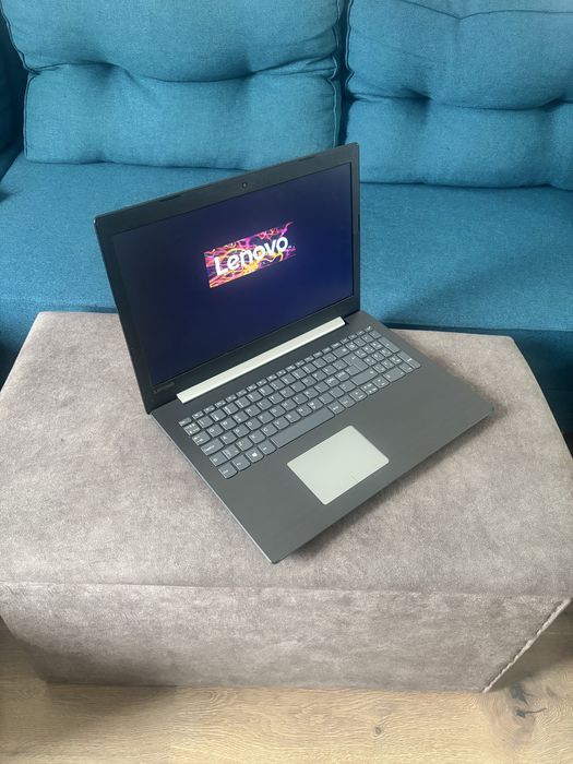 Lenovo cu procesor i7-7500u• 12gb ram DDR4• SSD + HDD