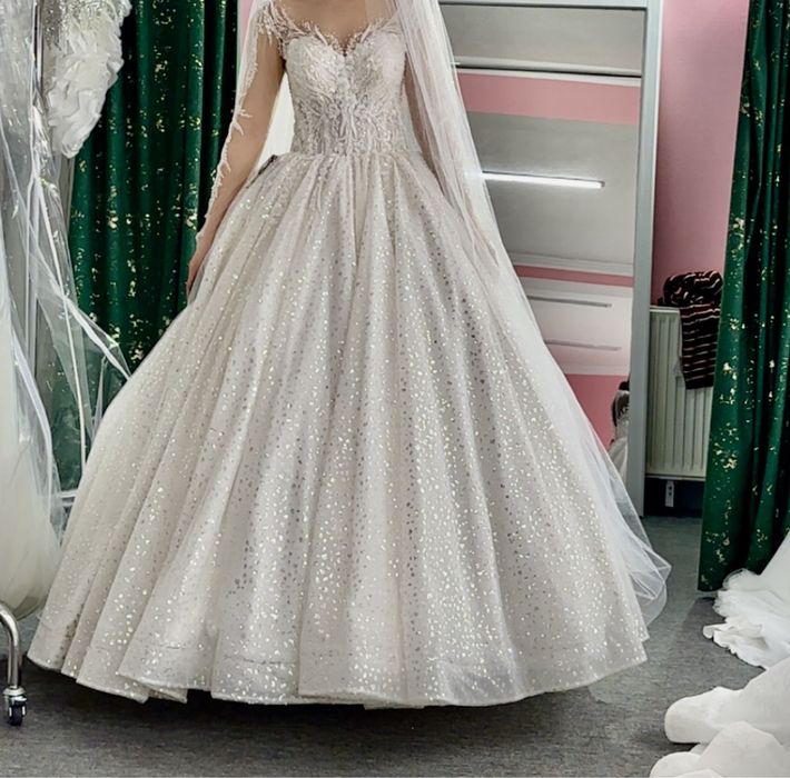 Rochie Mireasa 2026,,Preț 5000 lei Negociabil