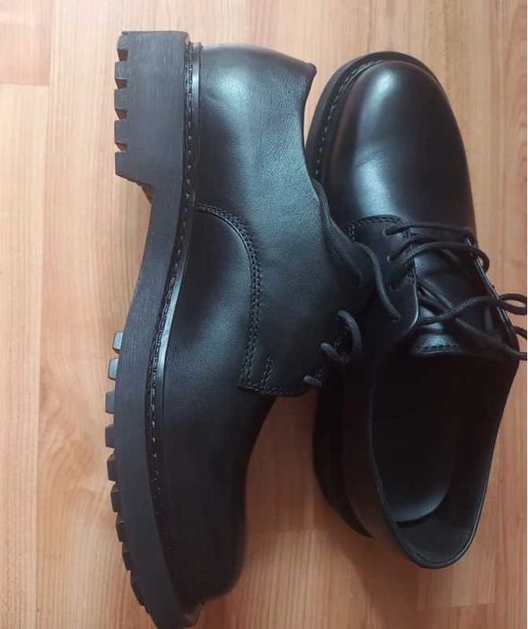 Pantofi eleganți din piele Zara Man
