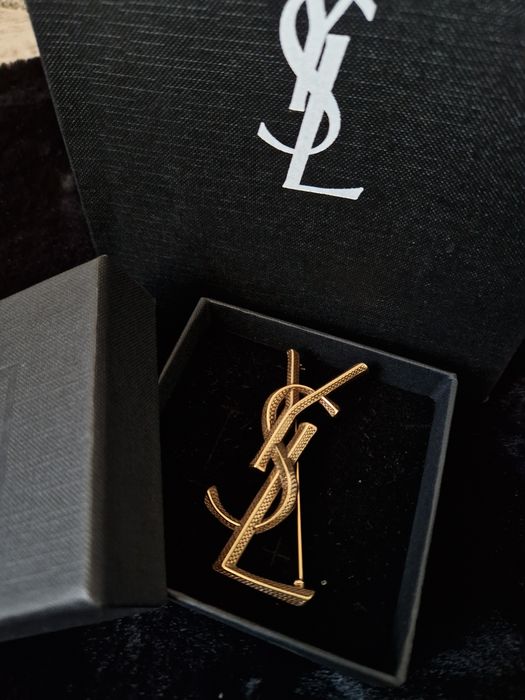 Saint Laurent brosa texturata YSL logo