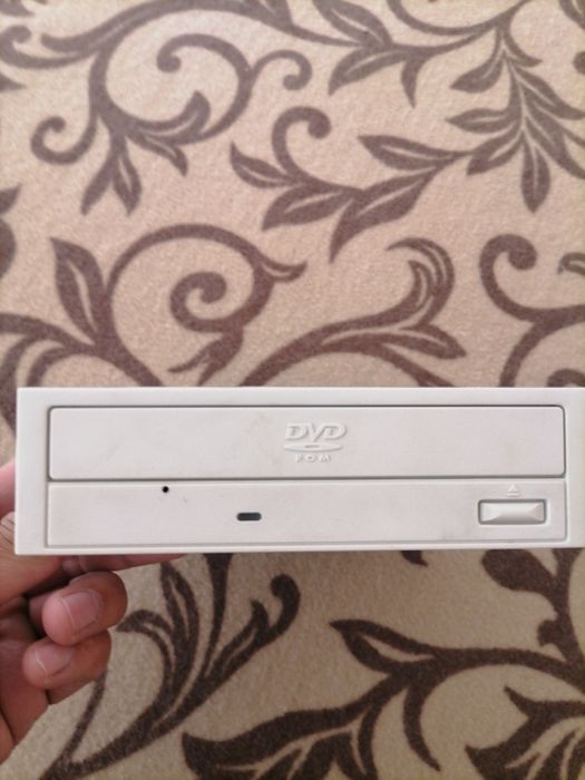 DvD _rom Drive sotiladi