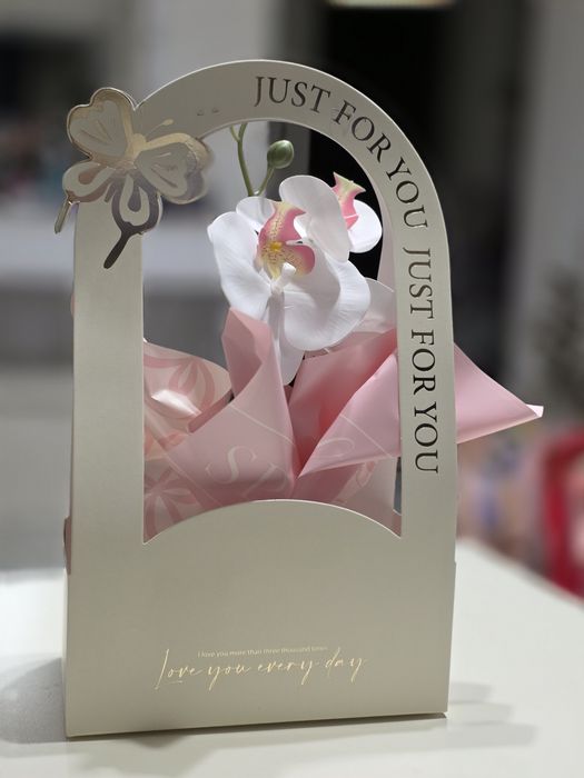 Aranjamente florale 1 Martie,8 Martie - Buchete de flori artificiale