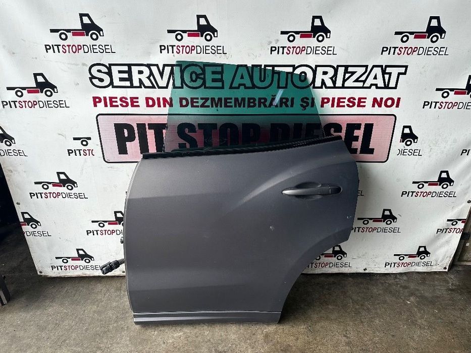 usa stanga spate maserati levante q4 2016 2017 2018 2019 gri