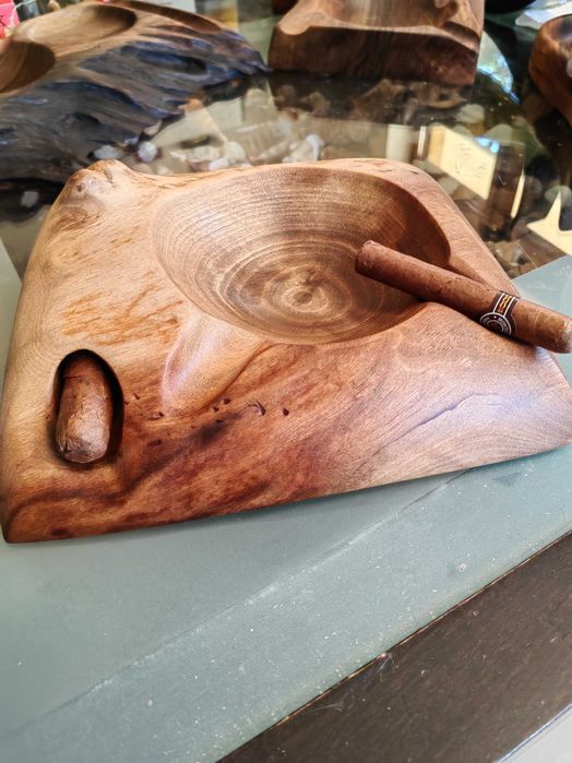 Пепелник за пури