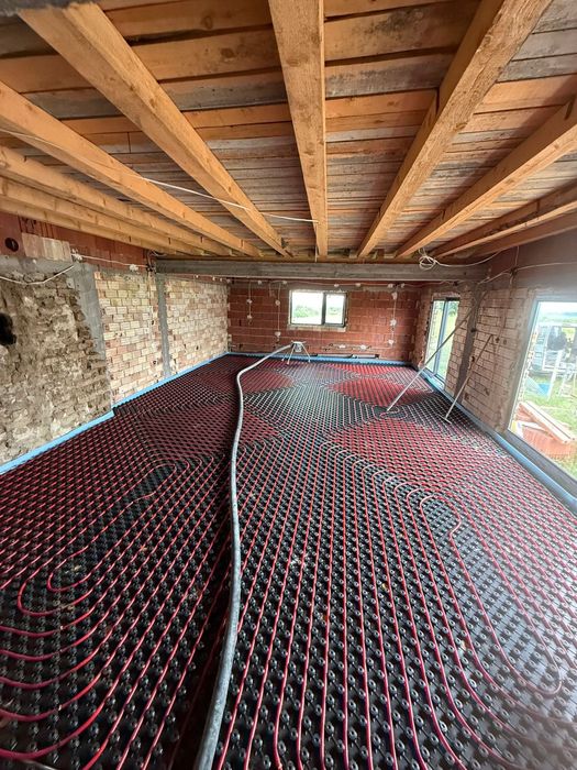 Машинно полагане на подови замазки