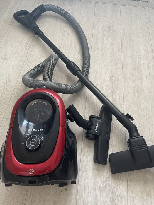 Продам пылесос в хорошем состояние