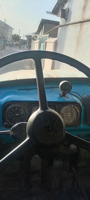 Zil 130 samasval sotiladi