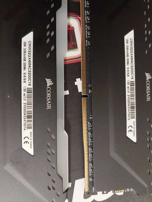16GB DDR4 3200Mhz CL16 - RAM памет