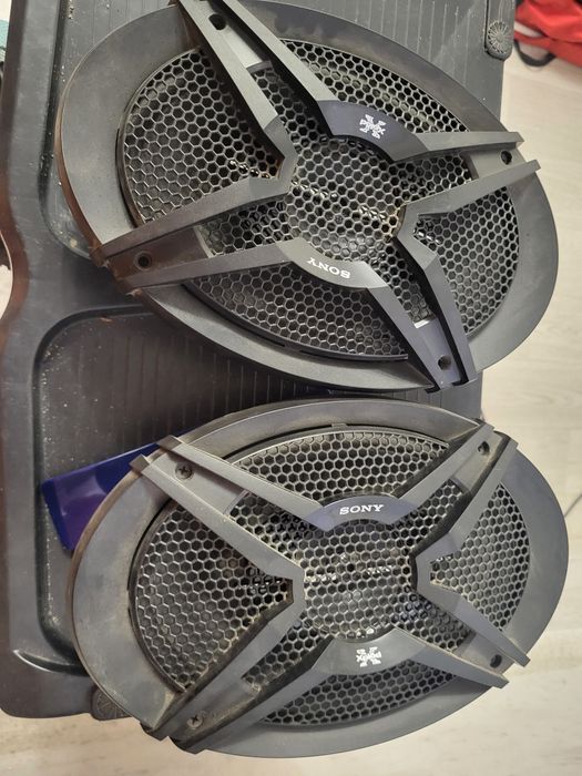 Продам колонки вместе магнитофоном