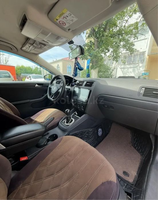 Volkswagen Jetta, 2015 года