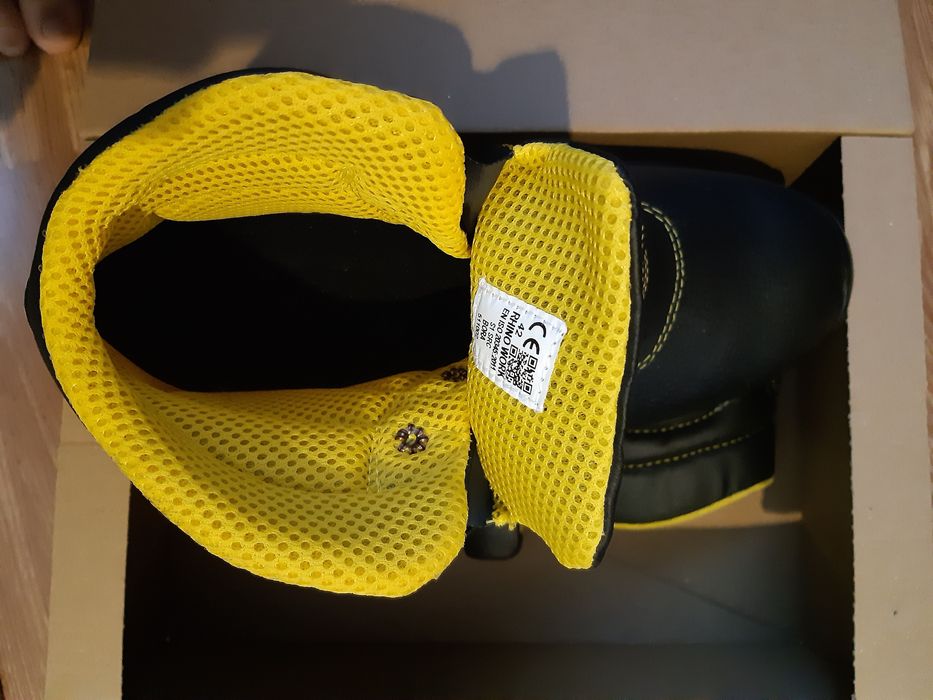 Bocanci cu bombeu metalic Rhino Work