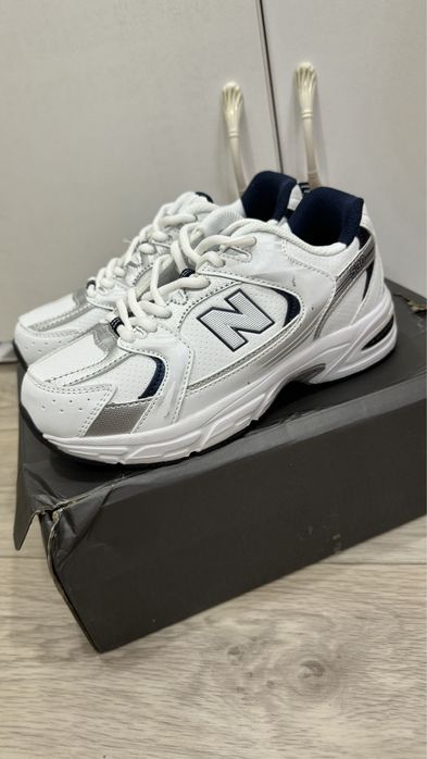 Кроссовки, 37 размер (маломерит)