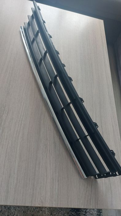 Grila bara fata VW Passat 2010-2015