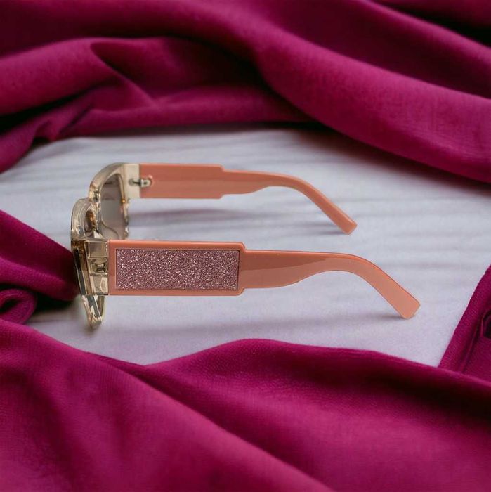 Дамски слънчеви очила - различни видове