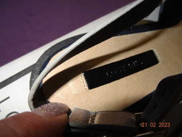 Сандалии 37 размер  LOST INK.