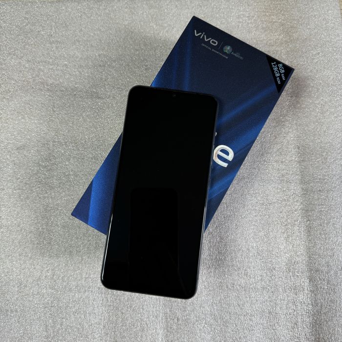 Смартфон Vivo V21e