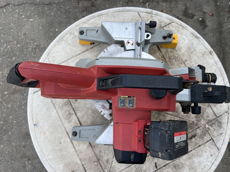 milwaukee m18 Fierăstrău circular glisant 8 ½″ (216 mm)