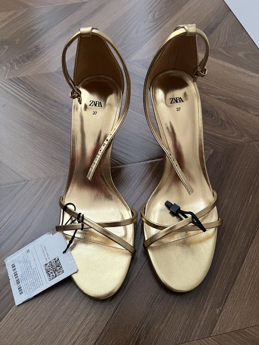 Новые босоножки Zara