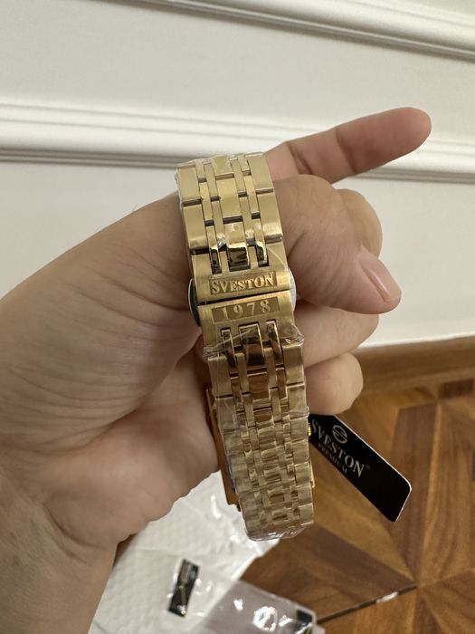 Продам часы новые