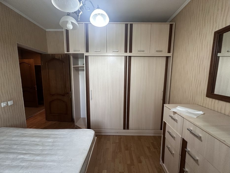 Продается спальный гарнитур