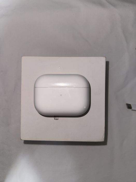 Продам Apple Airpods Pro 2