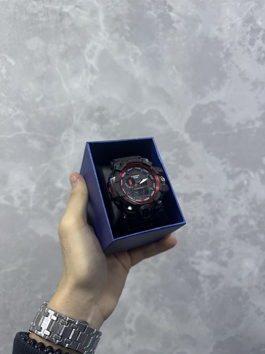 часы G-Shock.