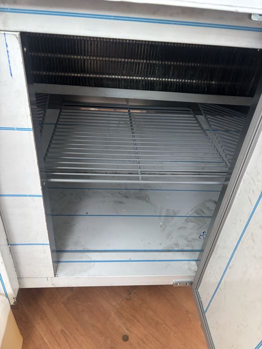 Хладилник работна маса