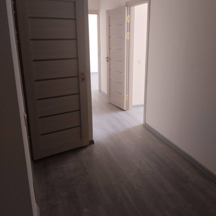 Motrid 8 etaj 2 xonali sotiladi