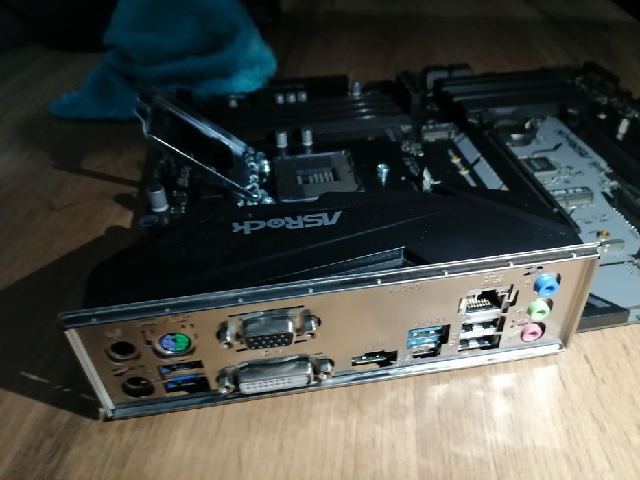 Материнская плата ASRock H370 Pro4