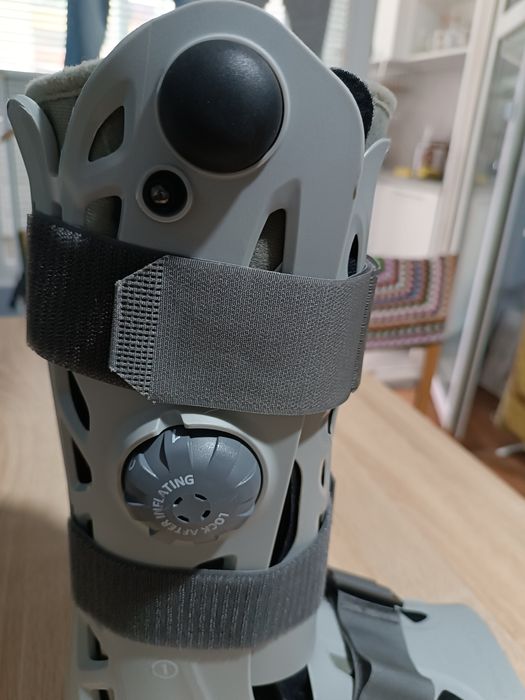 Фиксираща ортеза за ходило и глезен Infinity Air Walker high