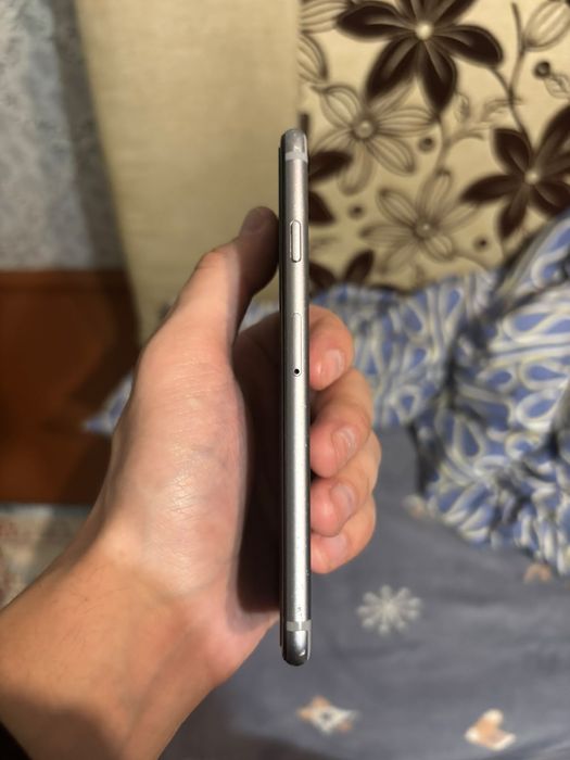 Продам срочно айфон