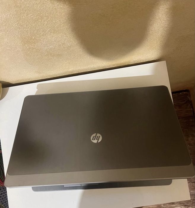 Vand laptop pret negociabil