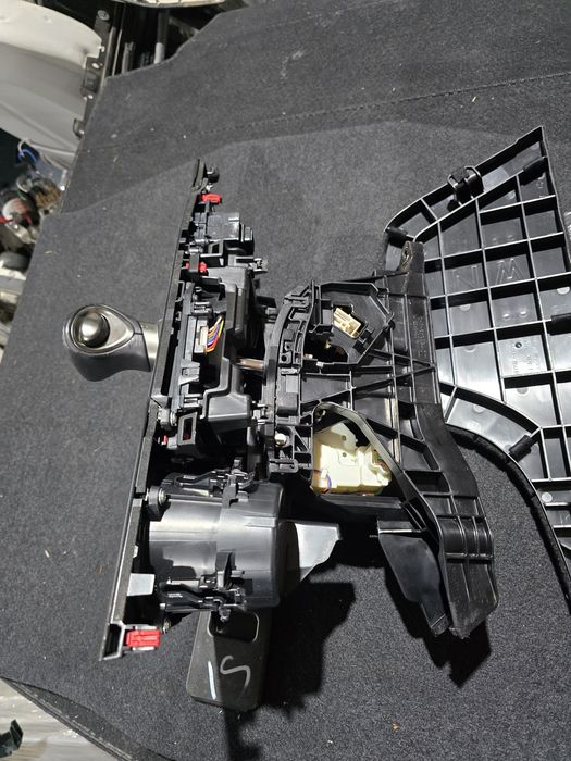 Consola schimbator viteza lexus ux250h 2016-2024 impecabil