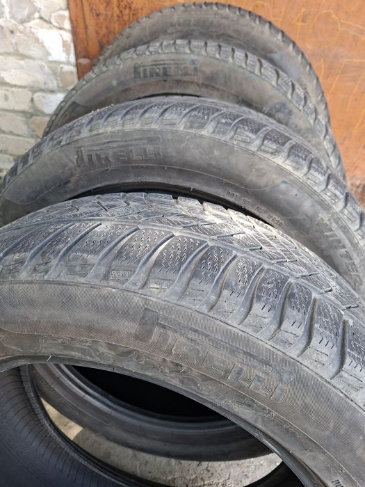 Продам шины. 225/55/18 пирелли.