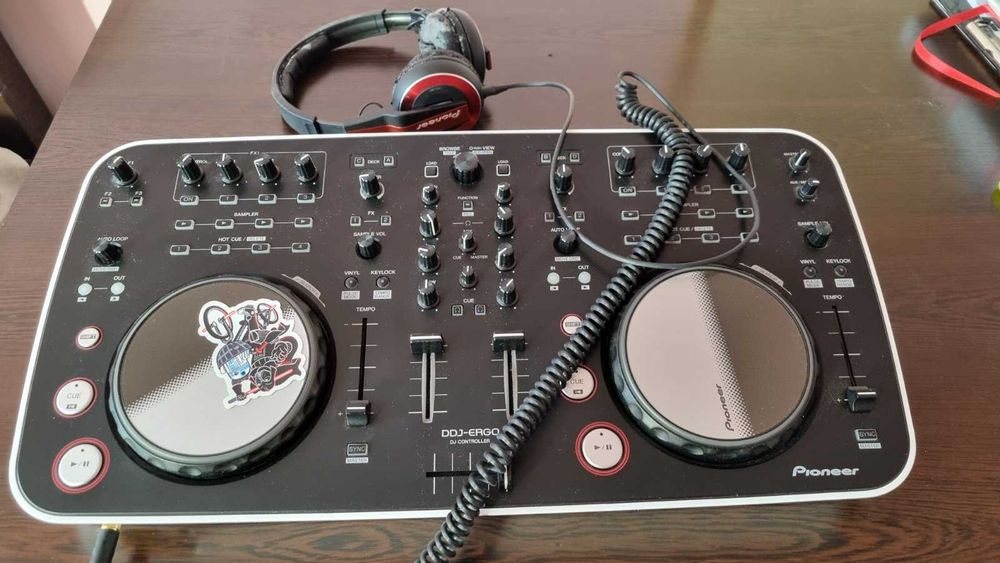 Pioneer DDJ ERGO с подарък слушалки Pioneer