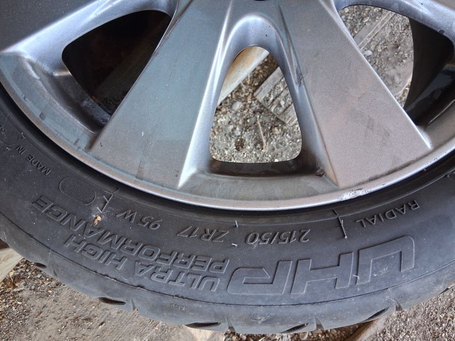 Vând 4 anvelope de vară noi cu genti de aluminiu Toyota Avensis!