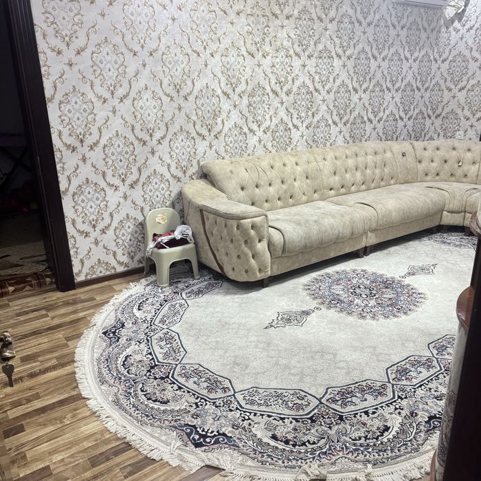 5 хоналик кв сотилпди  панелни дом холати зур