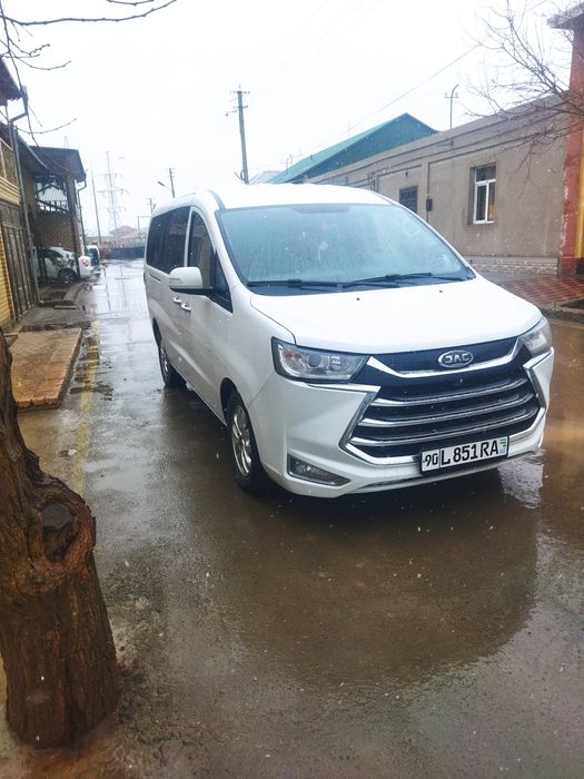 Жак микро автобус.