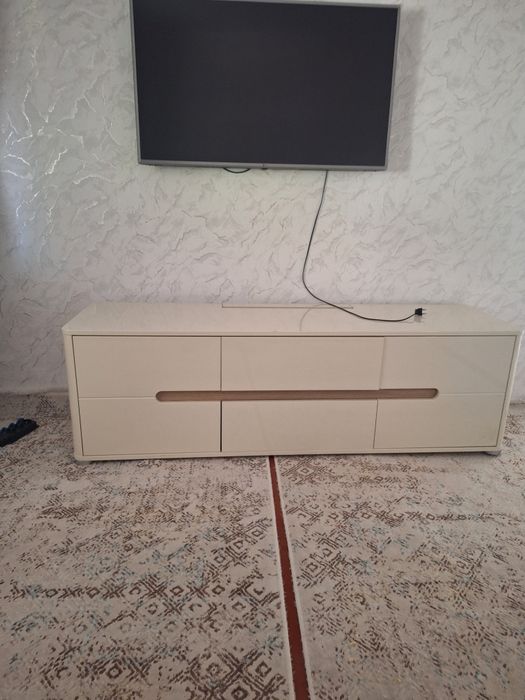 Тв.-тумба современная для гостинная продам