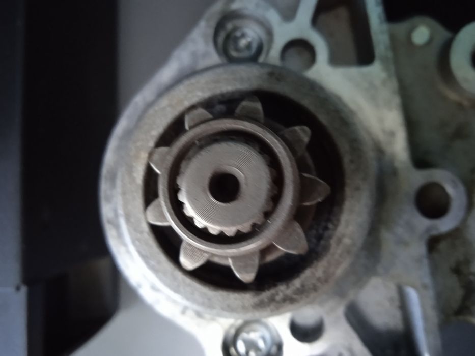 Продам стартер на Lexus.