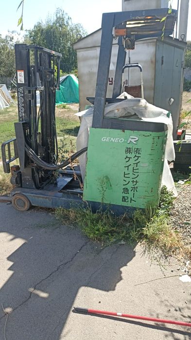 Вилочный погрузчик кара Toyota 7FBR18
