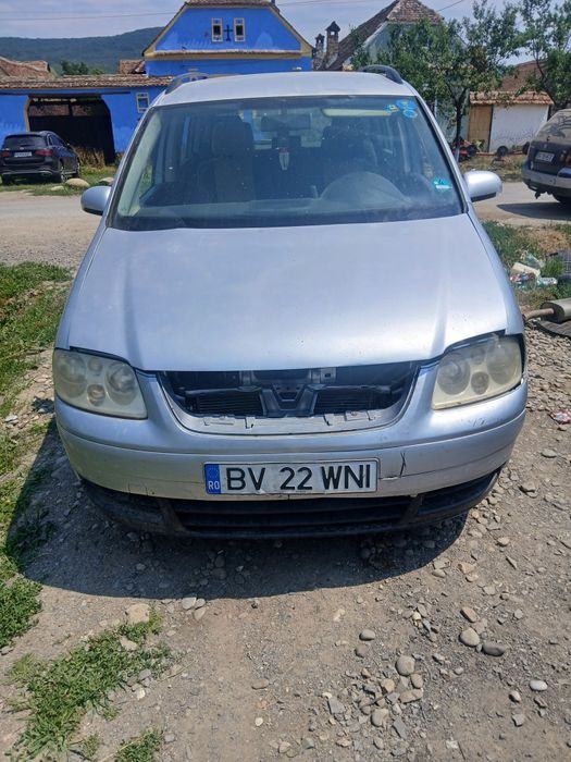 VOLKSWAGEN Touran 2005